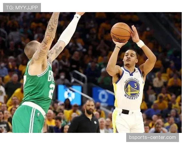 乔丹·普尔高效挡拆助勇士拉开比分差距