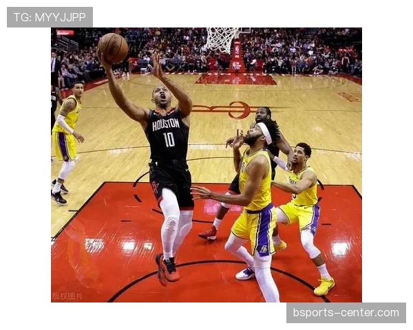 巴恩斯利用无球跑动拉开空间提升投篮命中率明显超过队友